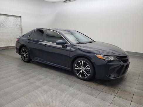 Used 2020 Toyota Camry SE image 11