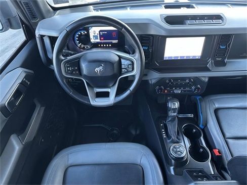 Used 2022 Ford Bronco Black Diamond image 9