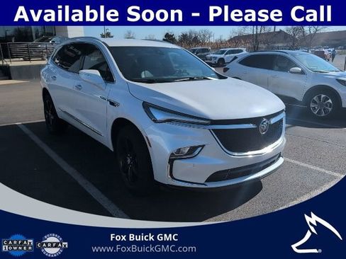 Used 2024 Buick Enclave Essence w/ Sport Touring Edition FWD image 3