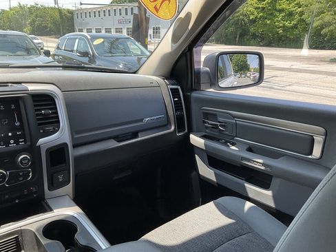 Used 2019 RAM 1500 Big Horn AWD/4WD image 17