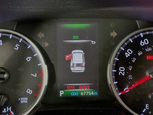 Used 2020 Toyota RAV4 LE image 16