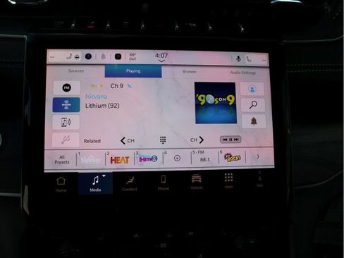 New 2025 Jeep Grand Cherokee Limited w/ Luxury Tech Group II image 16