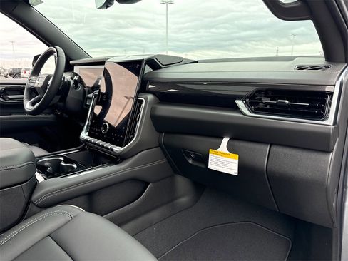 New 2026 GMC Yukon XL Elevation image 42