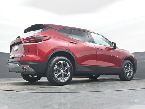 Used 2025 Chevrolet Blazer LT image 30