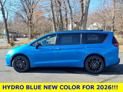 New 2026 Chrysler Pacifica Select image 4