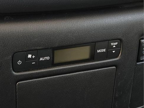 Used 2023 Nissan Armada Platinum w/ Captain's Chairs Package AWD/4WD image 11