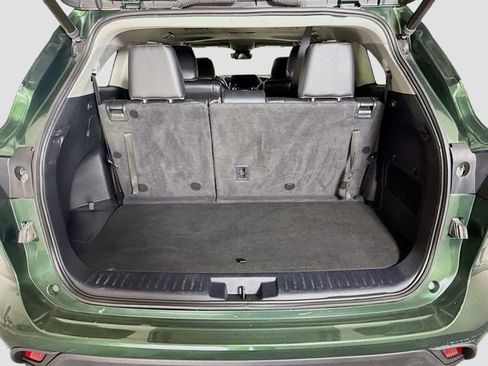 Used 2023 Toyota Highlander XLE AWD/4WD image 28
