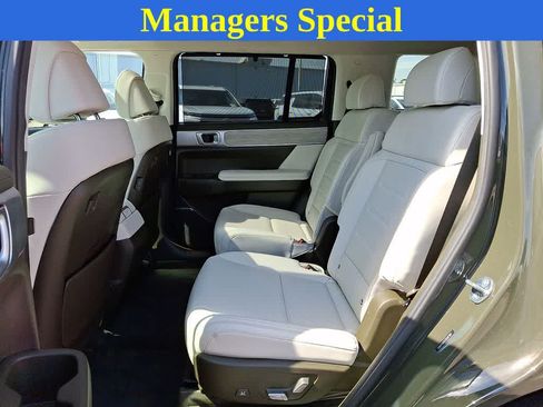 Used 2025 Hyundai Santa Fe Calligraphy AWD/4WD image 9