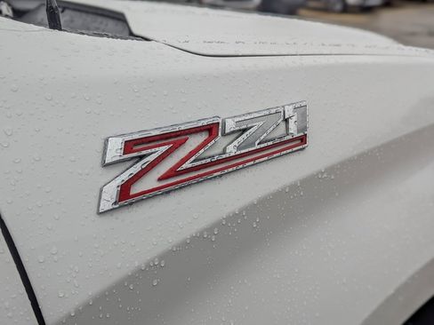 Used 2021 Chevrolet Silverado 1500 RST image 12