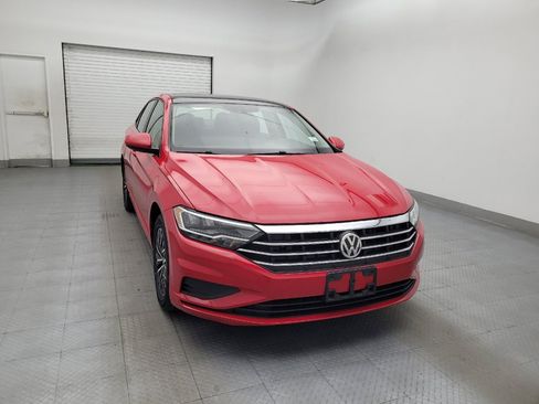 Used 2019 Volkswagen Jetta SE w/ Cold Weather Package FWD image 14