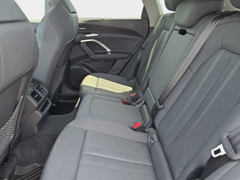 Used 2025 Audi Q5 Premium Plus w/ Premium Plus AWD/4WD image 17