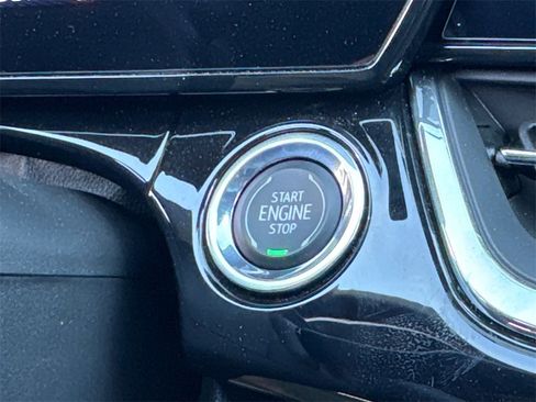 Used 2025 Chevrolet Trax RS image 31