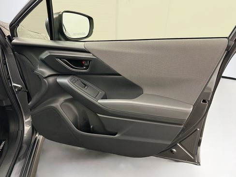 Used 2024 Subaru Crosstrek 2.0i Premium image 32