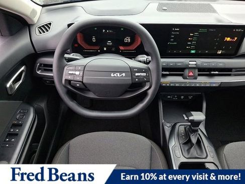 New 2025 Kia K4 LXS image 7