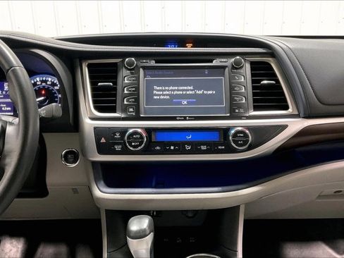 Used 2015 Toyota Highlander Limited image 6