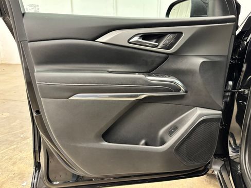 Used 2026 Chevrolet Traverse LT w/ LPO, Floor Liner Package FWD image 17