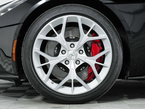 Used 2019 Aston Martin DB11 Coupe RWD image 36