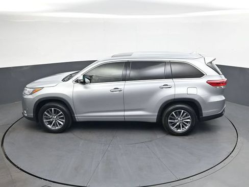 Used 2018 Toyota Highlander XLE FWD image 27