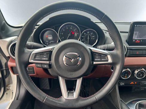 Used 2019 MAZDA MX-5 Miata RF Grand Touring w/ GT-S Package RWD image 17