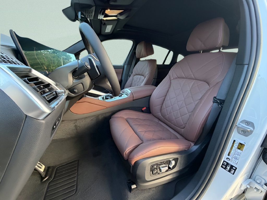 New 2027 BMW X6 xDrive40i w/ Executive Package AWD/4WD image 12