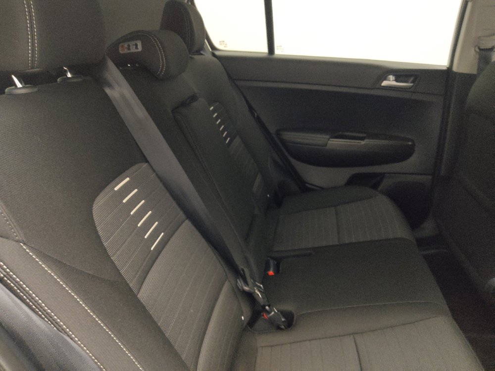 Used 2018 Kia Sportage LX FWD image 19