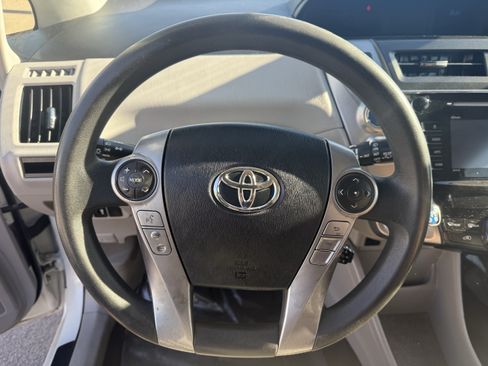 Used 2016 Toyota Prius V Three FWD image 16