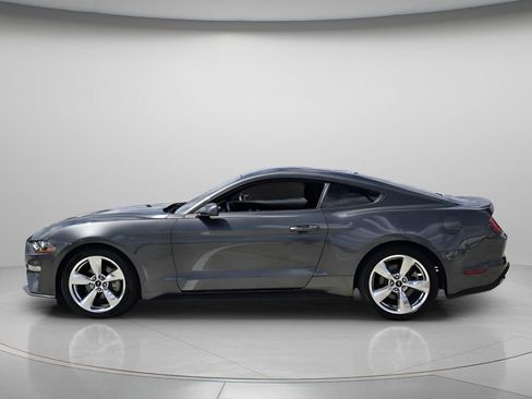 Used 2018 Ford Mustang Coupe w/ Equipment Group 101A RWD image 4