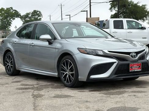 Certified 2024 Toyota Camry SE FWD image 3