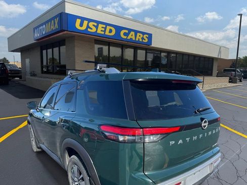 Used 2023 Nissan Pathfinder SL AWD/4WD image 6
