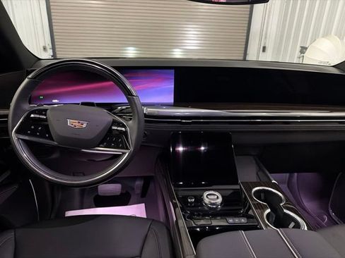 Used 2026 Cadillac Escalade 2WD image 19