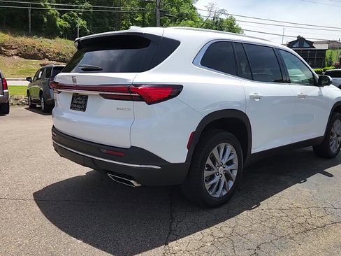 Used 2025 Buick Enclave Preferred FWD image 14