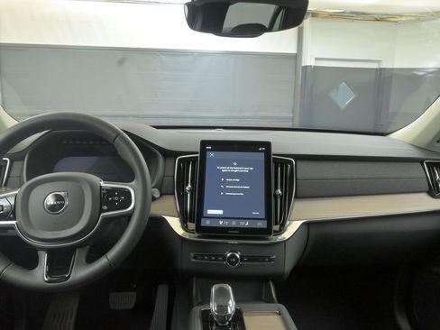 New 2026 Volvo XC90 B6 Plus w/ Protection Package Premier image 24