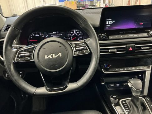 Used 2023 Kia Seltos SX w/ SX Sunroof Package AWD/4WD image 18