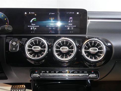 Used 2020 Mercedes-Benz CLA 250 4MATIC image 37