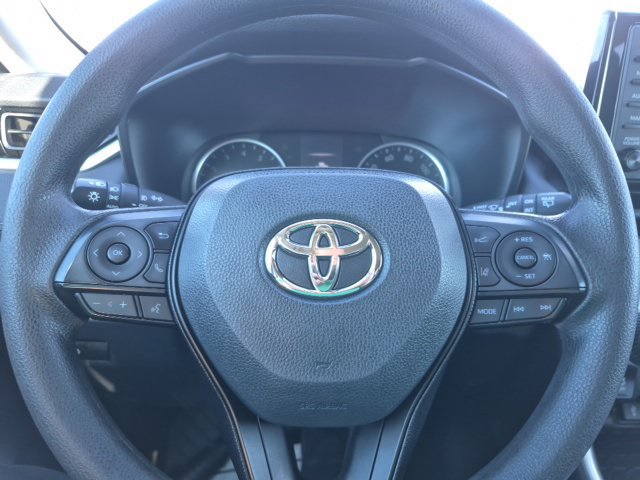 Used 2020 Toyota RAV4 XLE AWD/4WD image 21