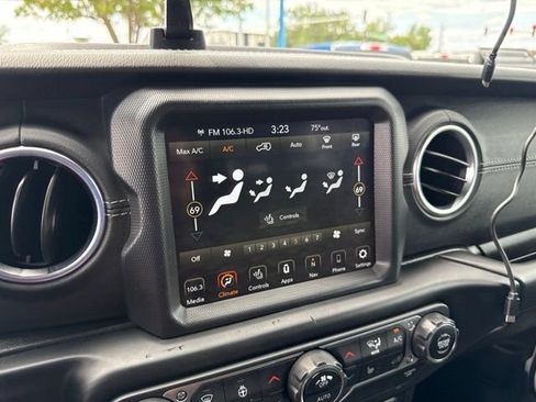 Used 2020 Jeep Wrangler Unlimited Sahara AWD/4WD image 36