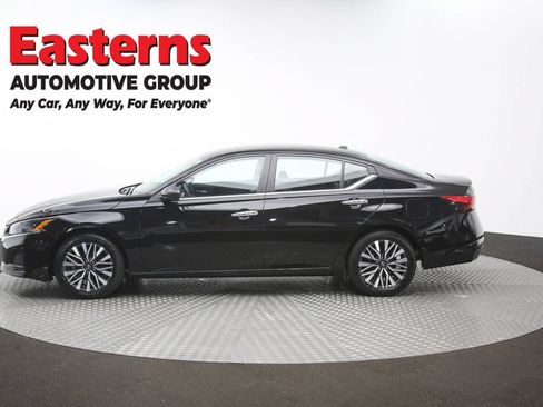 Used 2025 Nissan Altima 2.5 SV FWD image 60