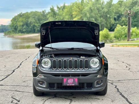 Used 2017 Jeep Renegade Latitude w/ Cold Weather Group AWD/4WD image 11
