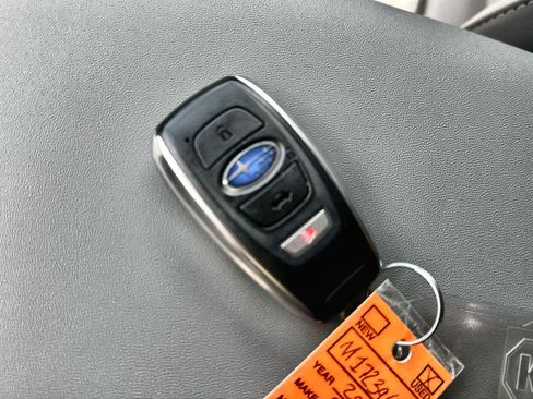 Used 2025 Subaru Outback Limited AWD/4WD image 26