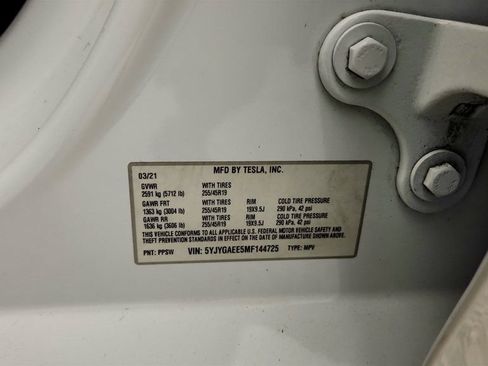 Used 2021 Tesla Model Y Long Range AWD/4WD image 24