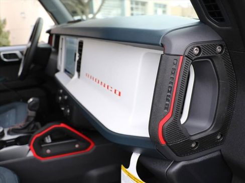 New 2025 Ford Bronco Heritage Edition image 10