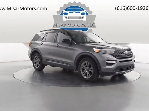 Used 2023 Ford Explorer XLT w/ Equipment Group 202A image 1