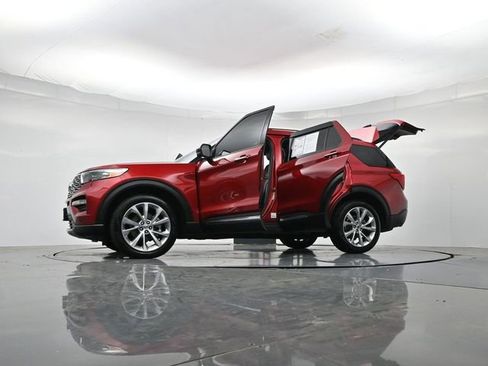 Certified 2021 Ford Explorer Platinum w/ Equipment Group 601A AWD/4WD image 56