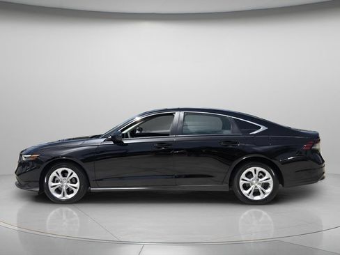 Used 2025 Honda Accord LX image 4
