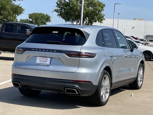 Used 2023 Porsche Cayenne AWD/4WD image 4