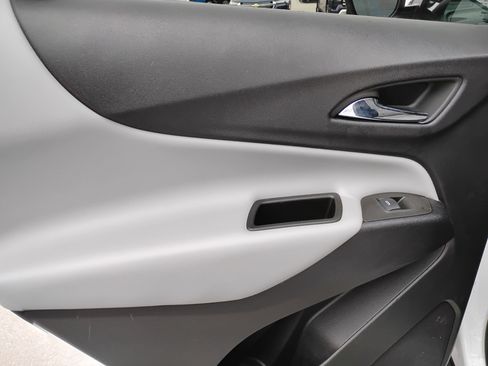 Used 2023 Chevrolet Equinox LS w/ LS Convenience Package image 16