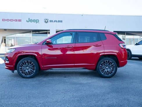 Used 2023 Jeep Compass Limited image 2