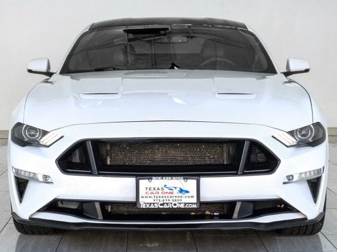 Used 2018 Ford Mustang GT Premium w/ Black Accent Package RWD image 3