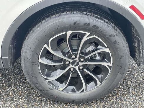 New 2026 Lincoln Nautilus Premier image 9