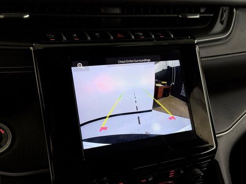 Certified 2024 Jeep Grand Cherokee Altitude image 31